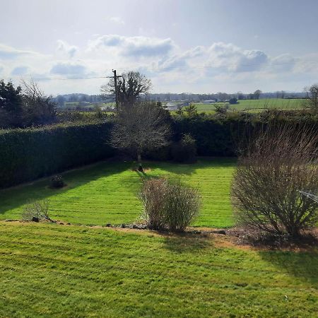 4 Bedroom, 15 Min To Limerick City Quiet Retreat. 外观 照片