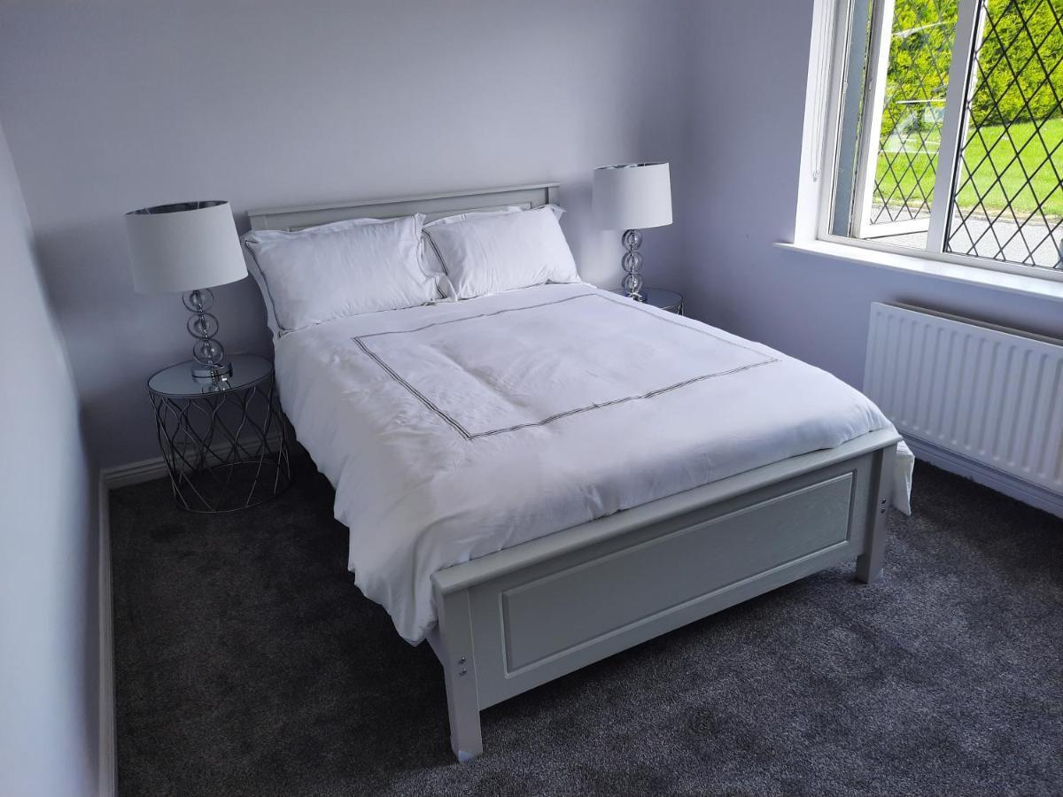 4 Bedroom, 15 Min To Limerick City Quiet Retreat. 外观 照片